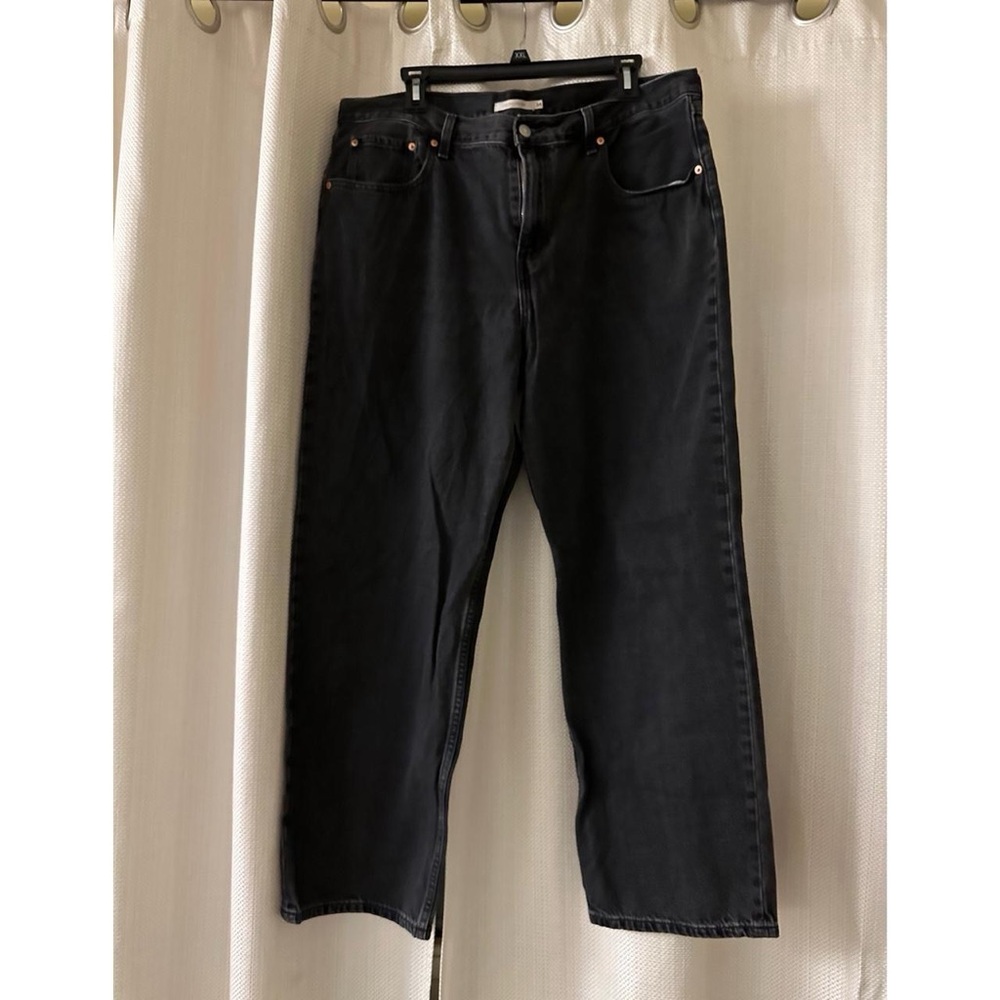 Women’s Levi dark wash jeans